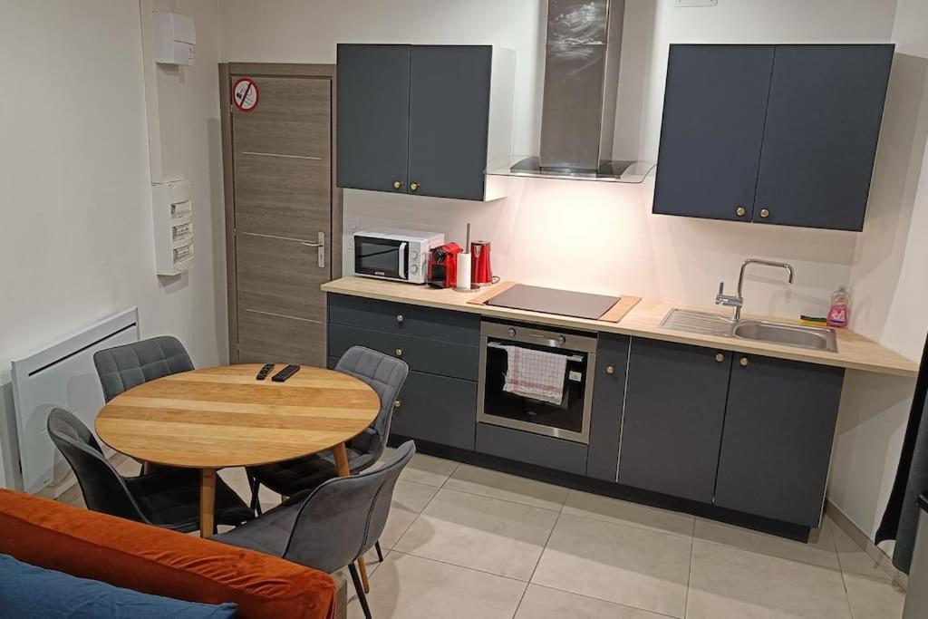 Appartement Confort Equipe Au Coeur De Безие Екстериор снимка