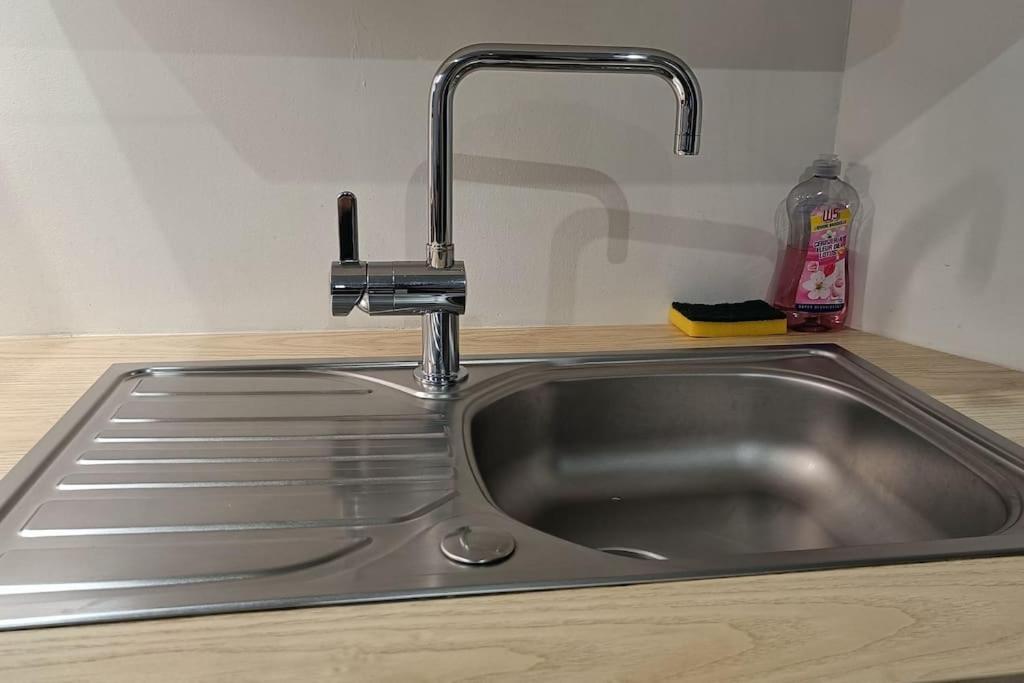 Appartement Confort Equipe Au Coeur De Безие Екстериор снимка