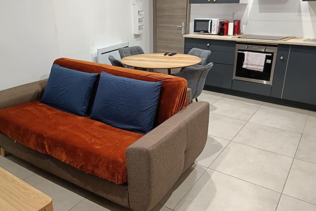Appartement Confort Equipe Au Coeur De Безие Екстериор снимка